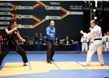 Cobra Kai en Warner Channel